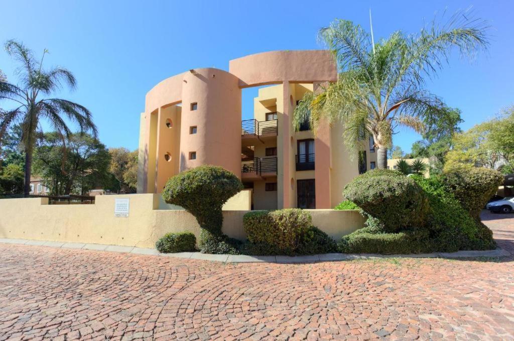 The Apartment On Katherine Street In Central Sandton جوهانسبورغ المظهر الخارجي الصورة